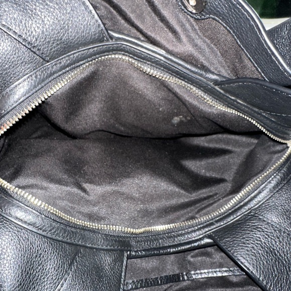 Coach Black Leather Shoulder Bag with Pebbled Texture - Picture 13 of 14